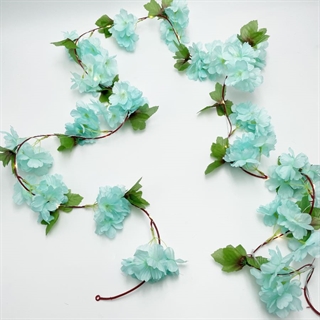 LED lyskæde med mintblå kirsebærblomster og grønne blade - 2,4 m 20 lys